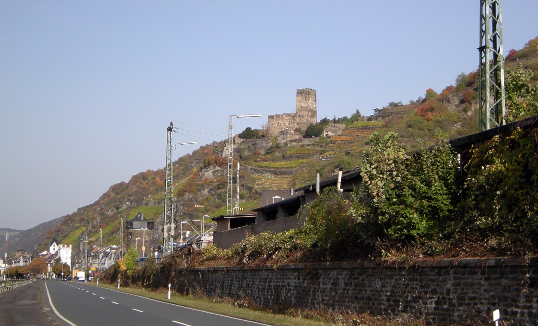 10 Burg Gutenfels ueber Kaub02